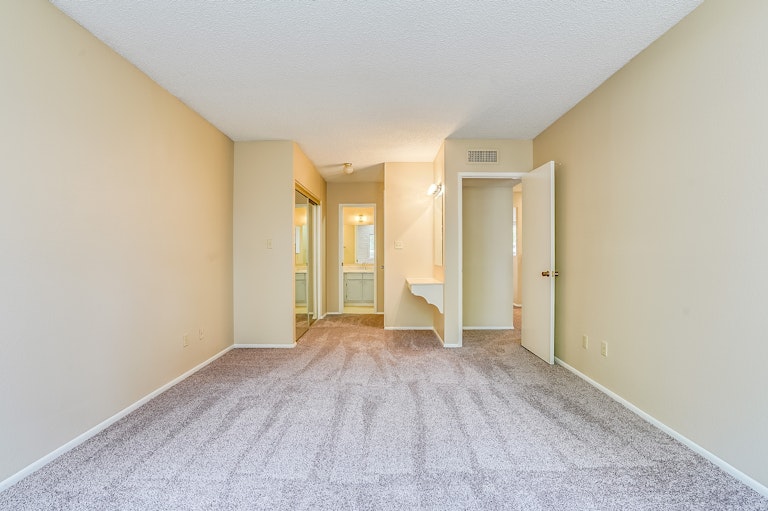 Photo 20 of 32 - 2176 E Ellis Dr, Tempe, AZ 85282