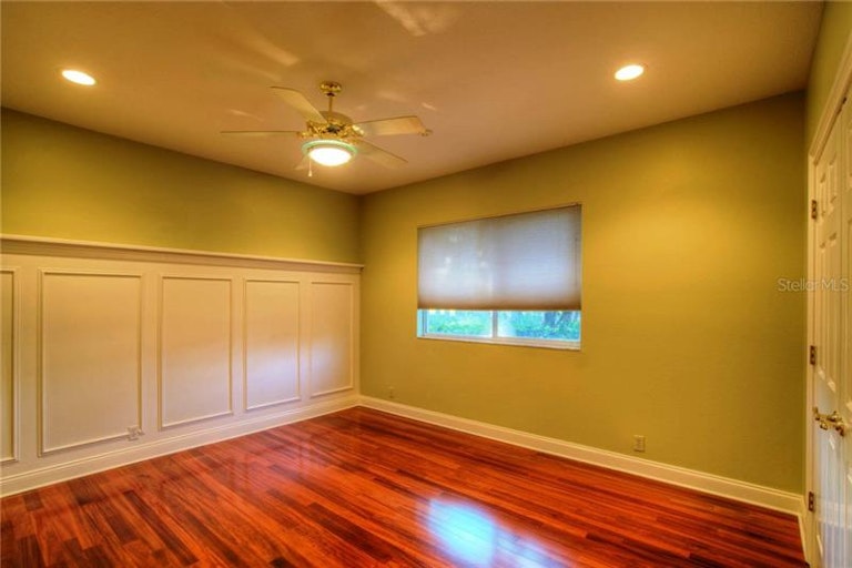 Photo 14 of 25 - 18630 Avenue Capri, Lutz, FL 33558