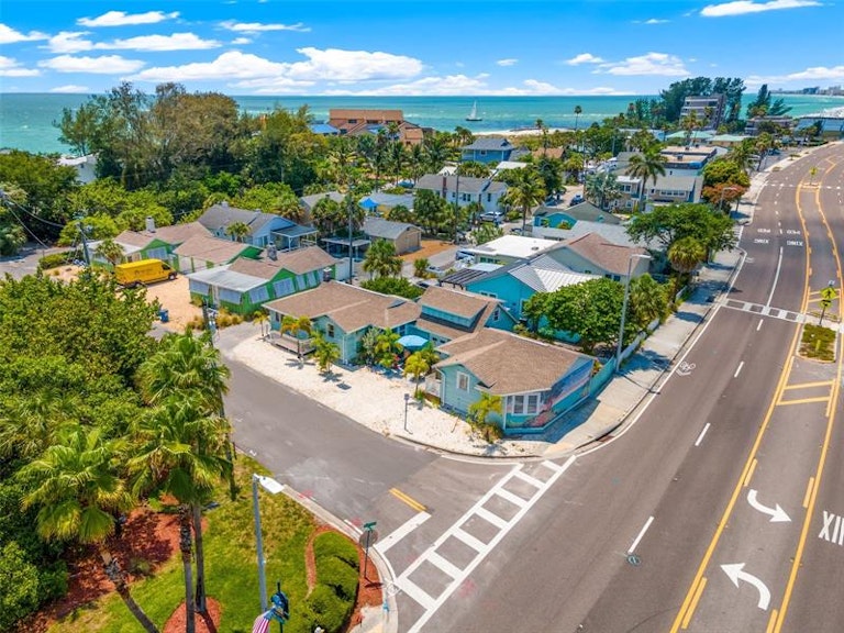 Photo 44 of 52 - 12400 Gulf Blvd #1, Saint Petersburg, FL 33706