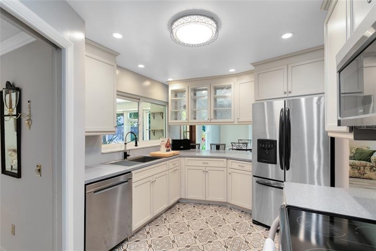 Photo 4 of 35 - 51 Partridge Cir, Winter Springs, FL 32708