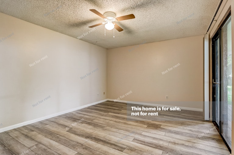 Photo 17 of 30 - 8362 Sunflower Ct, Jacksonville, FL 32244