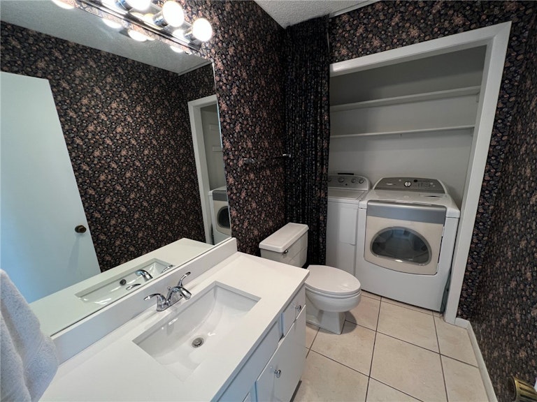 Photo 8 of 24 - 100 Lido Cir Unit H1, Lakeway, TX 78734
