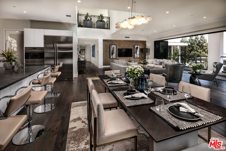 Photo 6 of 13 - 332 W Green St #410, Pasadena, CA 91105