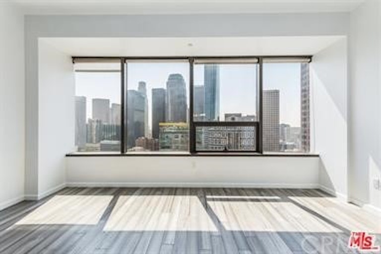 Photo 1 of 14 - 1100 Wilshire Blvd #2010, Los Angeles, CA 90017