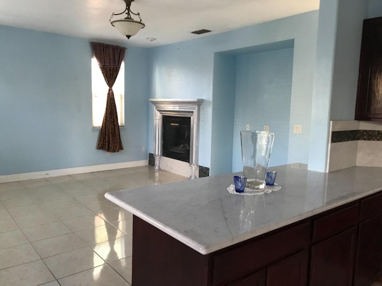Photo 19 of 45 - 8440 Tragus Way, Elk Grove, CA 95624
