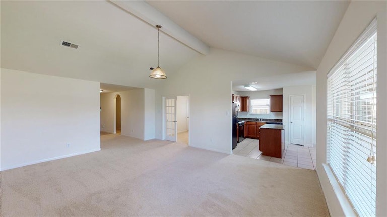 Photo 5 of 29 - 915 Marigold Rd, Baytown, TX 77521