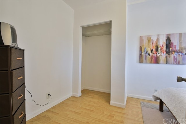 Photo 3 of 31 - 601 W 108th St, Los Angeles, CA 90044