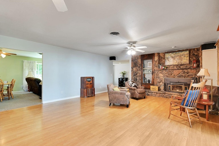 Photo 14 of 70 - 459 Wilder Ave, Yuba City, CA 95993