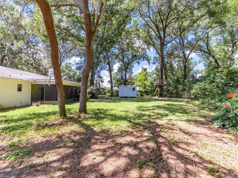 Photo 29 of 32 - 2114 Arch McDonald Dr, Dover, FL 33527