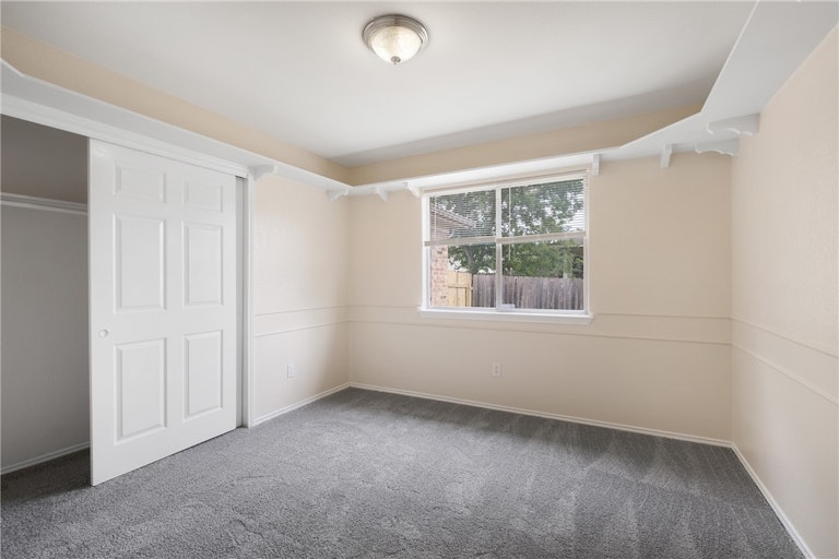 Photo 17 of 27 - 3945 Eagles Nest St, Round Rock, TX 78665