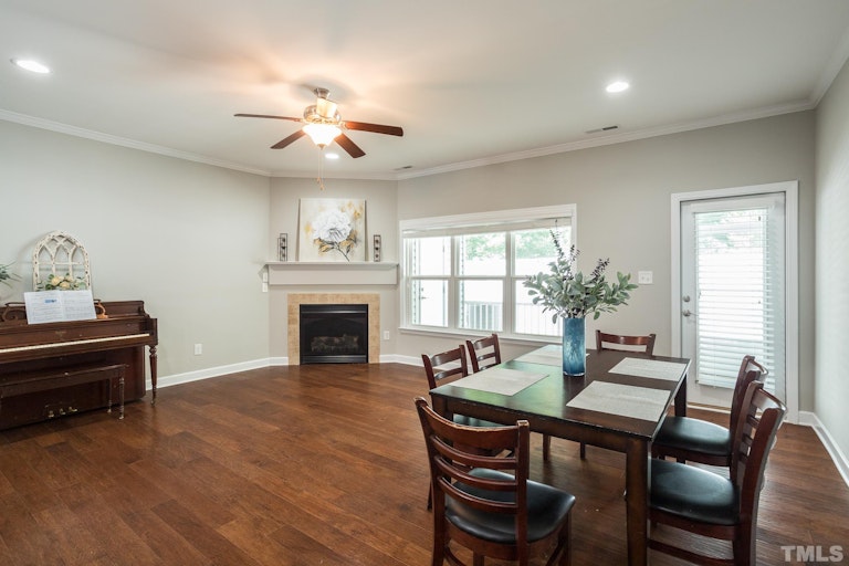 Photo 6 of 26 - 5510 Nur Ln, Raleigh, NC 27606