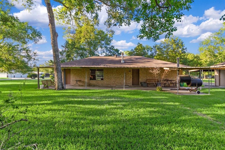 Photo 33 of 37 - 14171 Lakeside Terrace Dr, Houston, TX 77044