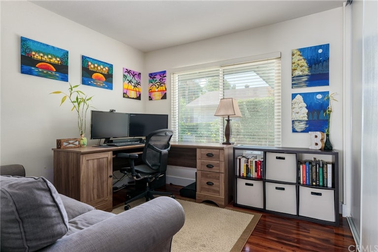 Photo 17 of 19 - 1721 N Oak Knoll Dr, Anaheim, CA 92807