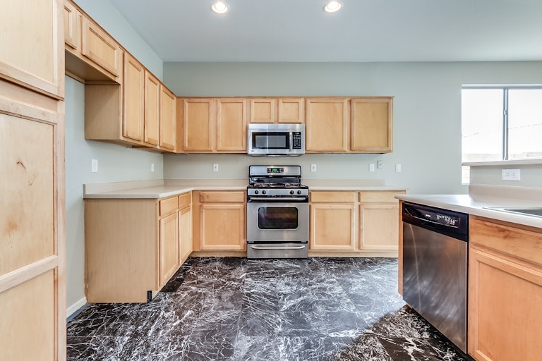 Photo 2 of 31 - 622 S 122nd Ave, Avondale, AZ 85323