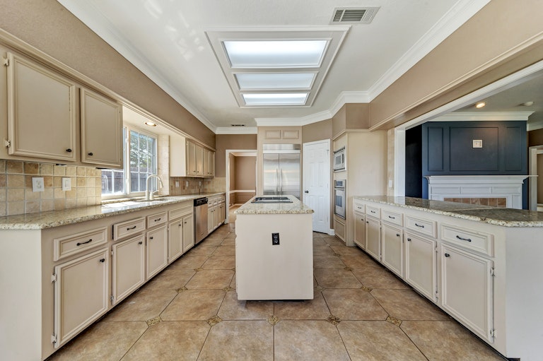 Photo 6 of 28 - 8029 Dusty Way, Fort Worth, TX 76123