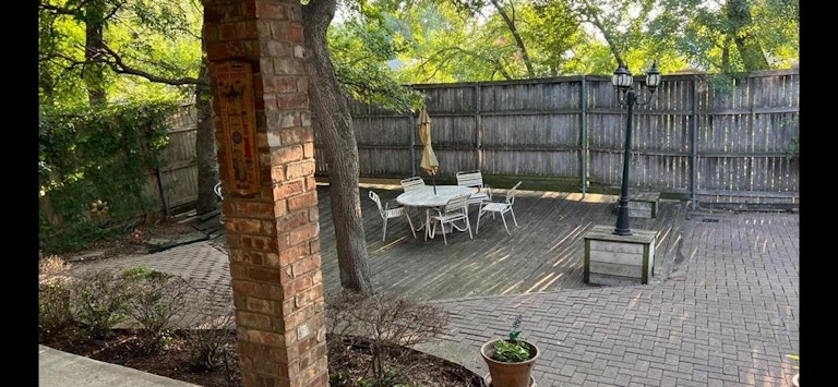 Photo 2 of 22 - 3207 Foxcreek Dr, Richardson, TX 75082