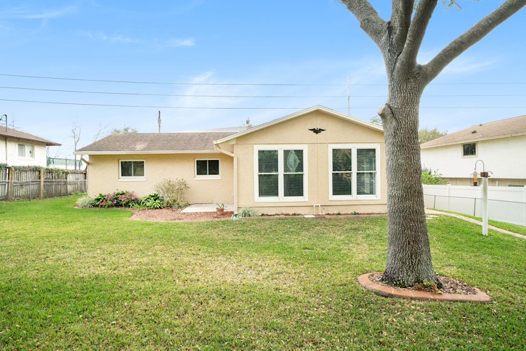 Photo 4 of 17 - 277 W Citrus St, Altamonte Springs, GA 32714