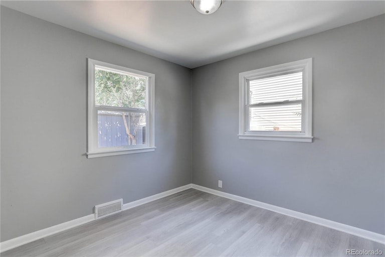Photo 15 of 29 - 715 Lansing St, Aurora, CO 80010