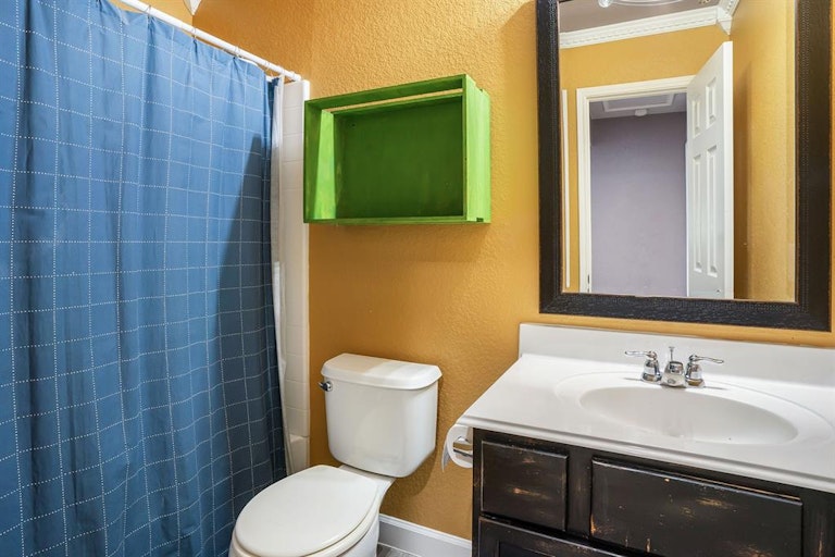 Photo 26 of 34 - 5901 Westgate Dr, Fort Worth, TX 76179