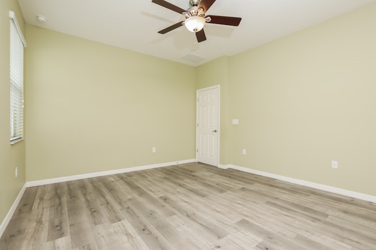 Photo 14 of 26 - 1392 Merion Dr, Mount Dora, FL 32757