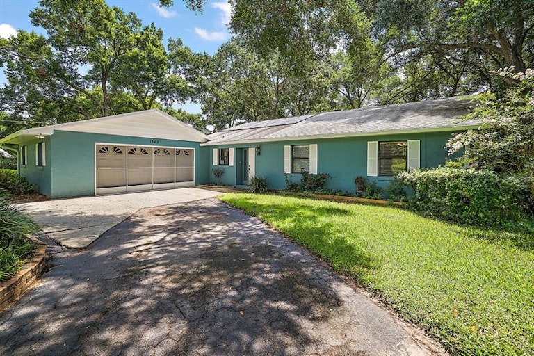 Photo 1 of 35 - 1449 Irma Rd, Eustis, FL 32726