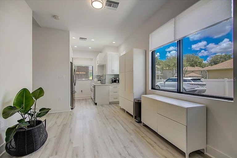 Photo 4 of 42 - 8723 Palm Ranches Pl, Tampa, FL 33614