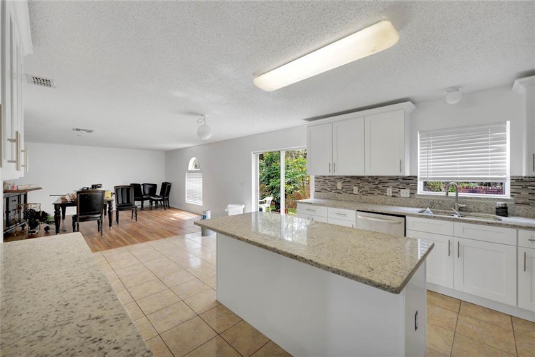 Photo 8 of 34 - 1975 Alambra Cir, Apopka, FL 32703