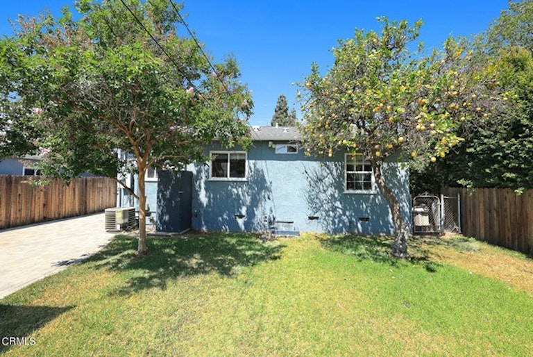 Photo 19 of 26 - 1456 N Clybourn Ave, Burbank, CA 91505