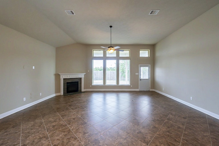 Photo 5 of 30 - 2457 Porto Way, League City, TX 77573