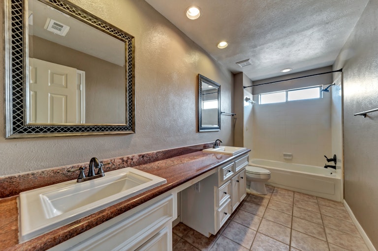 Photo 25 of 28 - 8029 Dusty Way, Fort Worth, TX 76123