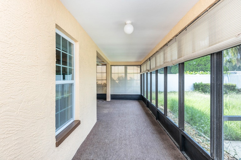 Photo 14 of 24 - 613 Fair Oaks Dr, Tarpon Springs, FL 34689