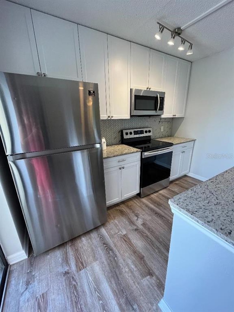 Photo 8 of 20 - 2955 Poplar Ave, Leesburg, FL 34748