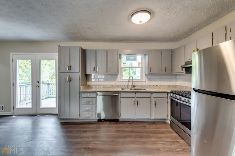 Photo 5 of 24 - 2920 NW Landmark Dr, Conyers, GA 30094