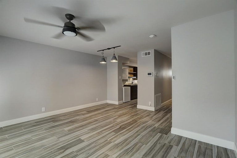 Photo 17 of 42 - 12643 Rip Van Winkle Dr, Houston, TX 77024