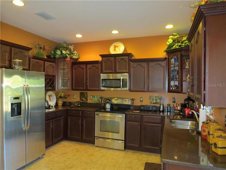 Photo 6 of 24 - 11237 Belle Haven Dr, New Port Richey, FL 34654