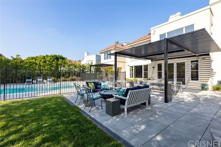 Photo 47 of 75 - 10749 Baile Ave, Chatsworth, CA 91311