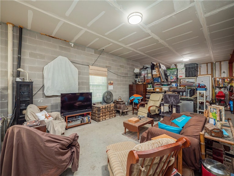 Photo 29 of 38 - 1304 Jewel Park Rd, Leander, TX 78645
