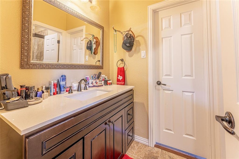 Photo 21 of 36 - 1434 S Fm 740, Heath, TX 75032