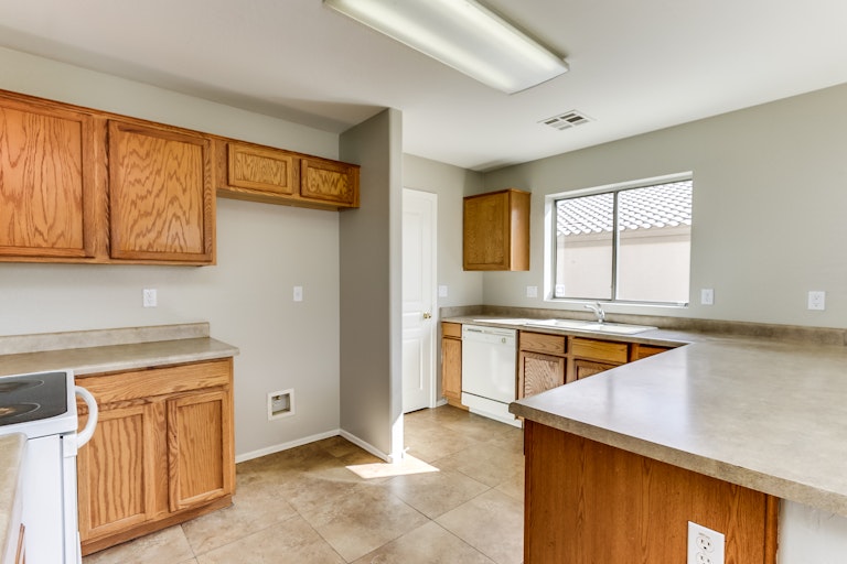 Photo 7 of 41 - 1830 S 106th Ave, Tolleson, AZ 85353