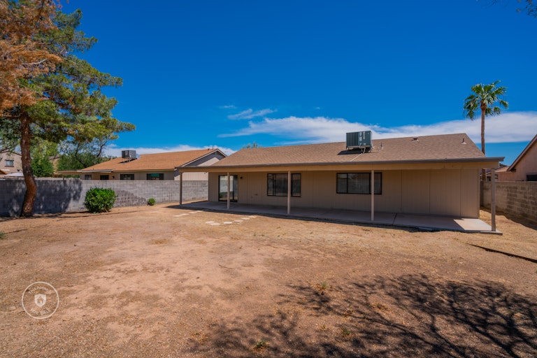 Photo 7 of 26 - 3108 W Los Gatos Dr, Phoenix, AZ 85027