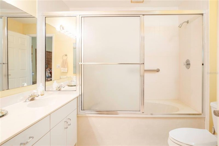 Photo 15 of 36 - 145 Stratford Ct, Haines City, FL 33844