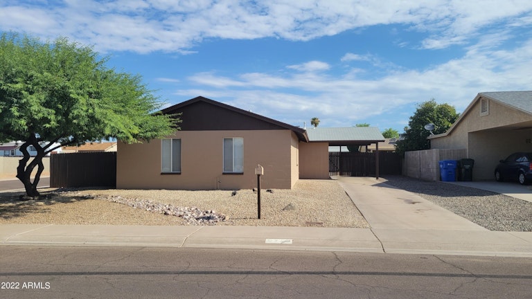 Photo 1 of 20 - 2228 W Danbury Rd, Phoenix, AZ 85023