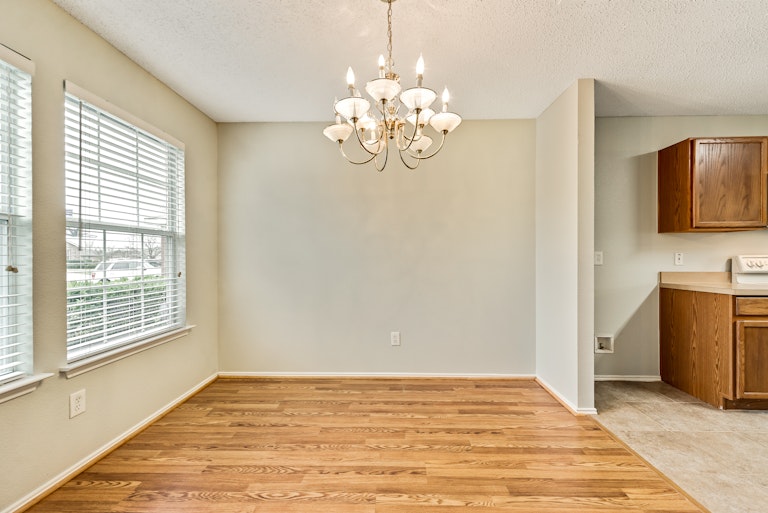Photo 13 of 27 - 1018 Halifax Ln, Forney, TX 75126