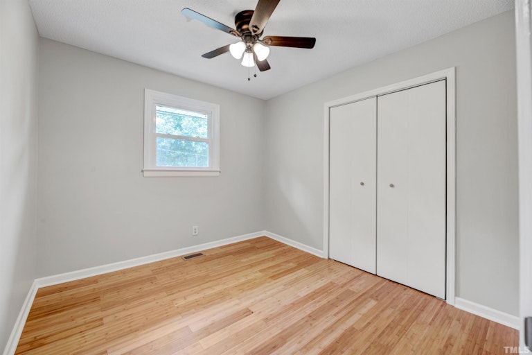 Photo 21 of 36 - 818 Shannon Dr, Chapel Hill, NC 27516