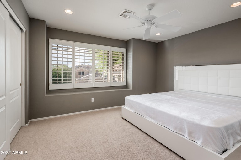 Photo 25 of 39 - 4379 E Lariat Ln, Phoenix, AZ 85050
