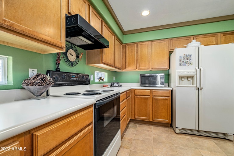 Photo 15 of 45 - 686 S Cardinal St, Gilbert, AZ 85296