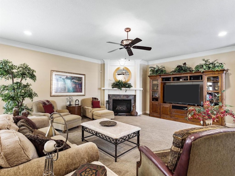 Photo 10 of 31 - 5421 Pershing Ave, Fort Worth, TX 76107