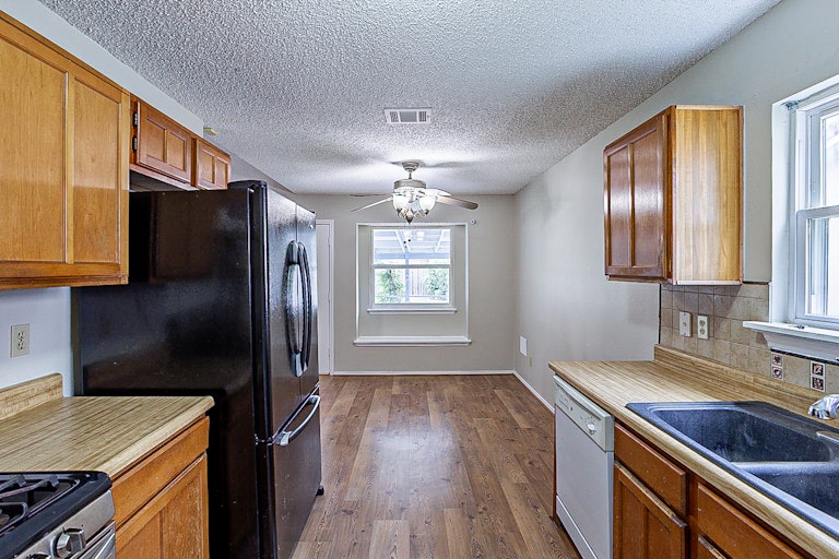 Photo 9 of 18 - 5535 Needville, San Antonio, TX 78233