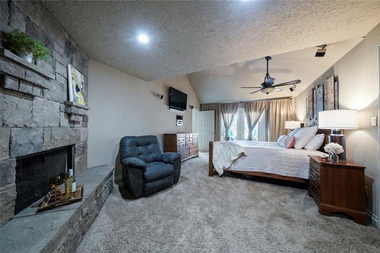 Photo 19 of 44 - 16814 Spruce Run Dr, Spring, TX 77379
