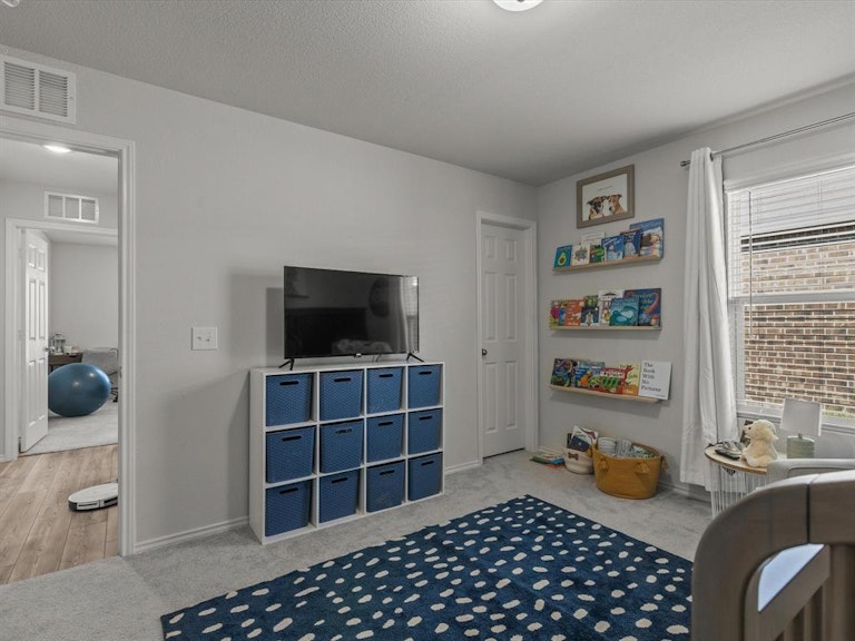 Photo 17 of 27 - 916 Shire Ave, Haslet, TX 76052